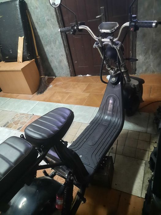 vând scuter electric