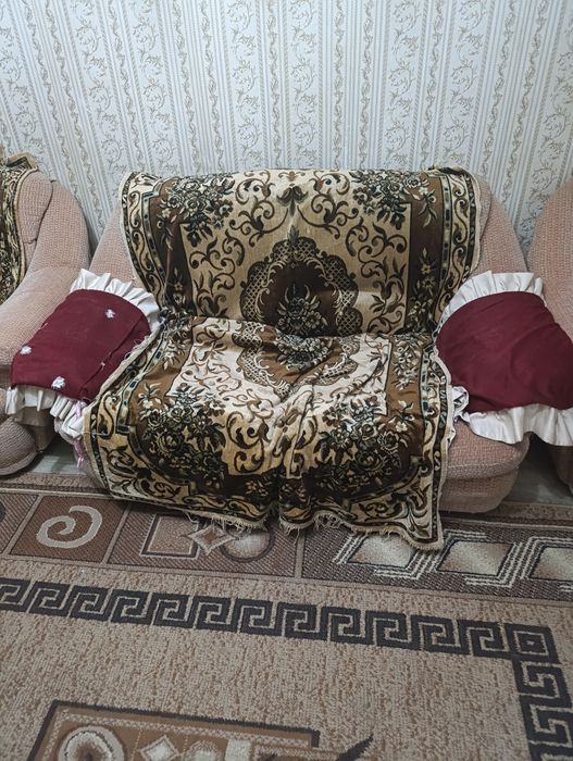 Продам тахту и кресла