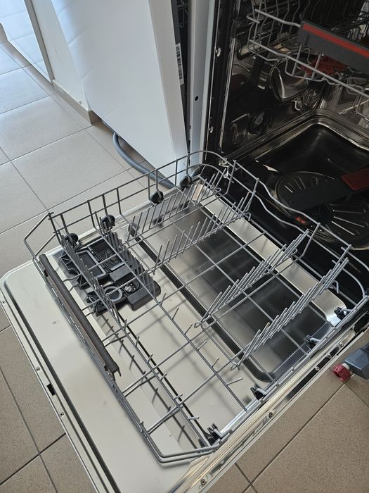 Съдомиялна за частично вграждане AEG