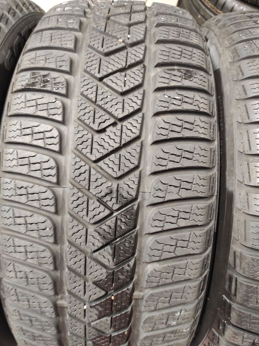 225/50/17 Pirelli