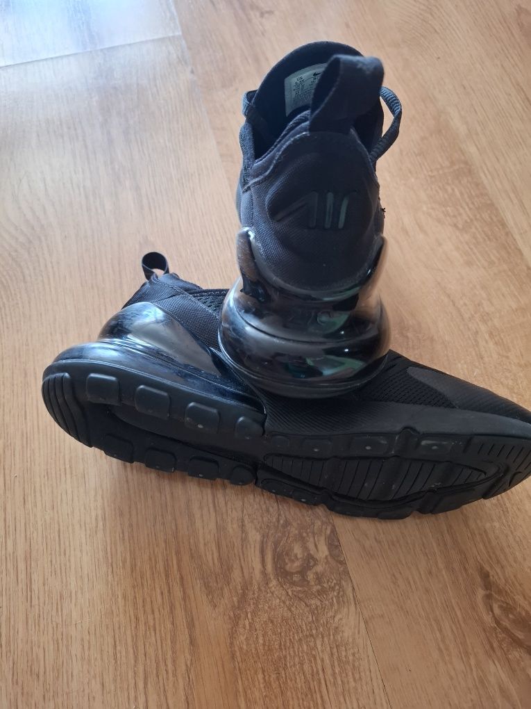 Маратонки Nike Air max270