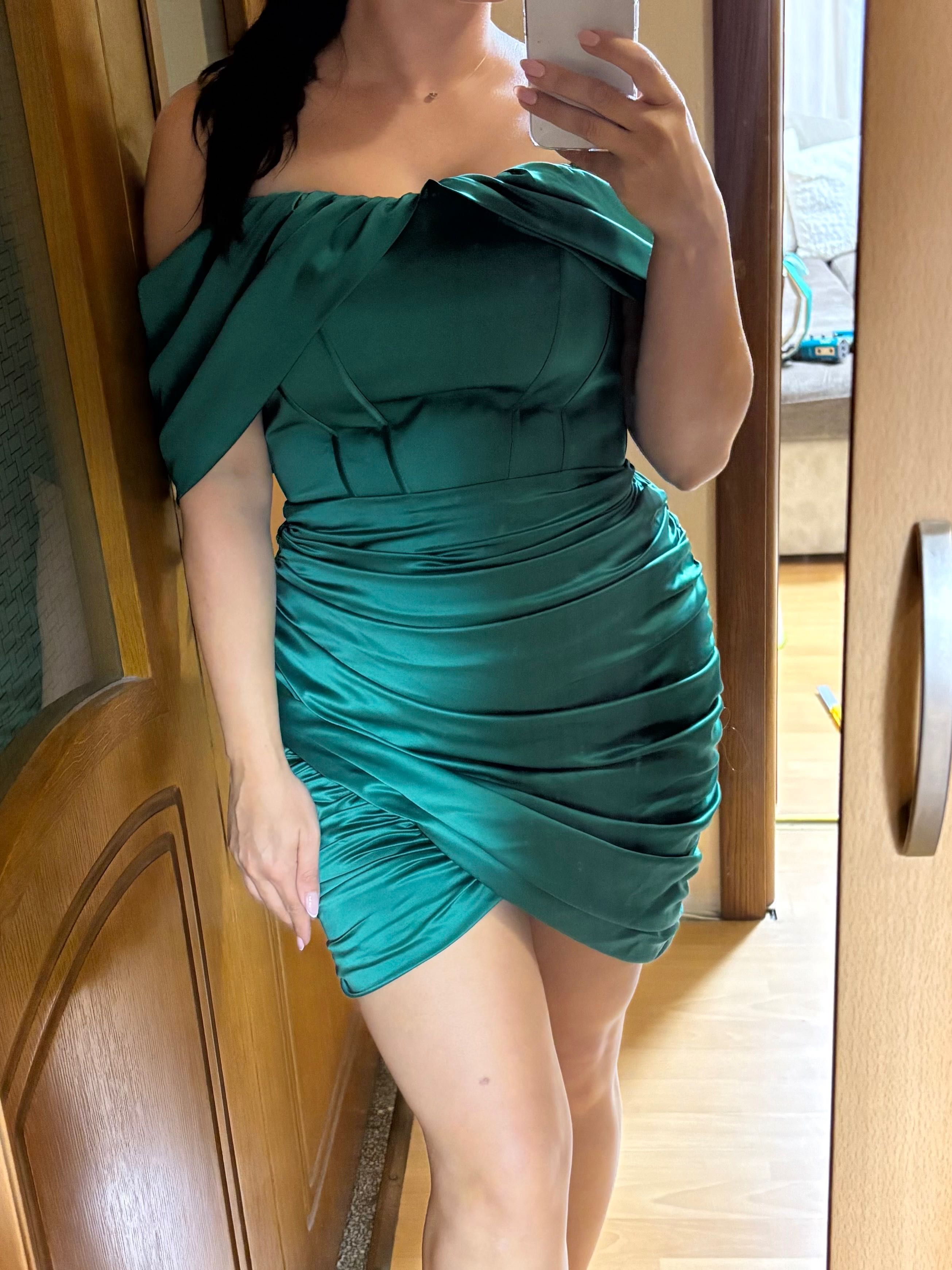 Рокля LBD зелена Л размер