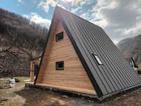 Cabana stil A Frame, casa, foisoare si terase din structura de lemn