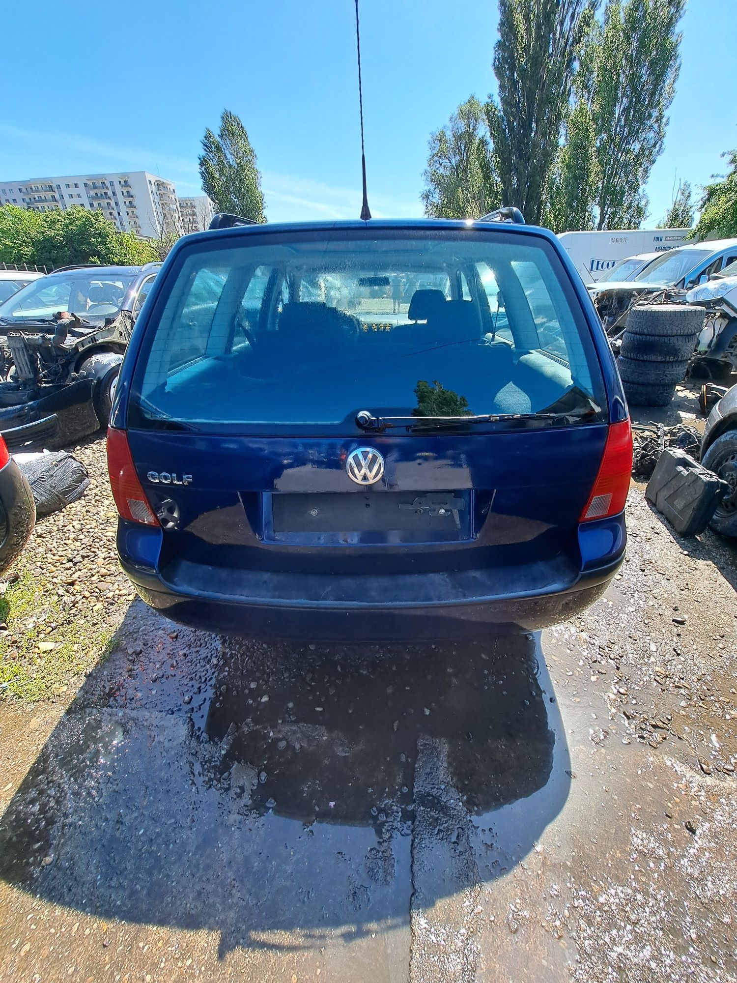Dezmembrez Golf 4 Break 1.6 B AZD 77 kw Euro 4 2001