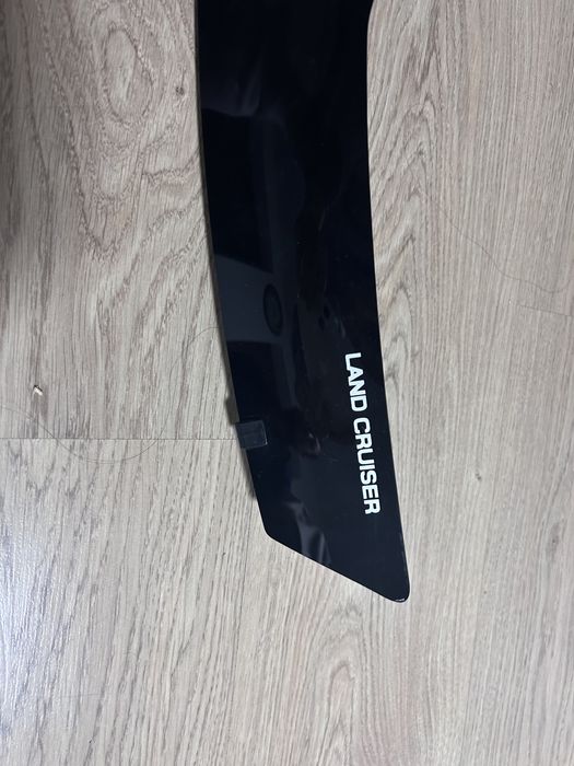 Продам мухобойку на ланд крузер 200