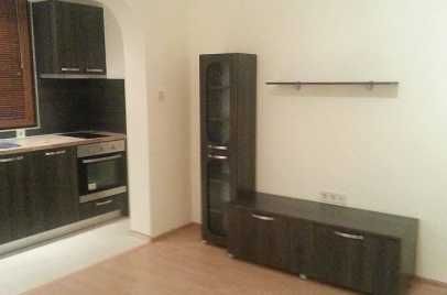 Дава се под наем Тристаен апартамент в Пловдив, Каменица 1 - 88 кв.м за 341.7 € - Снимка #1