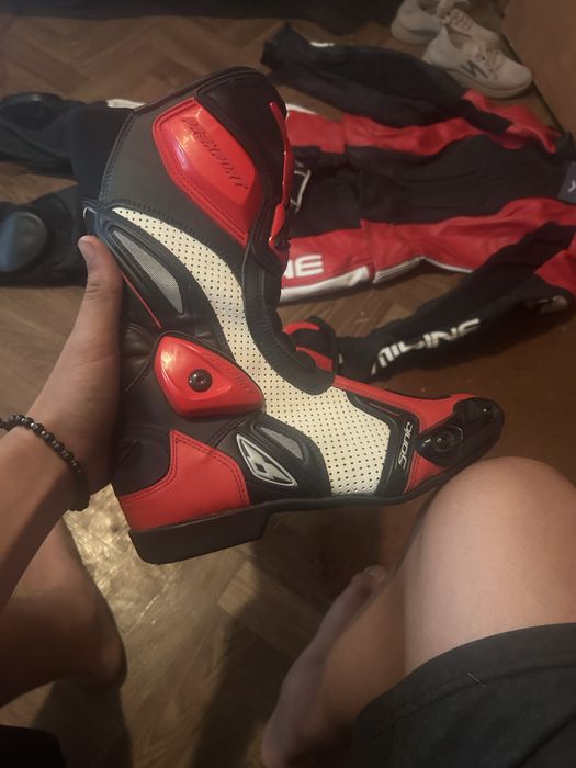 Ggete de moto ciclista noi nouțe cu prețu pe ele nu afost purtate de l
