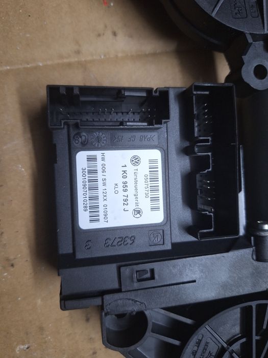 Motoras geam + modul Golf 5 Octavia 2 Audi a3 Passat b5 b6