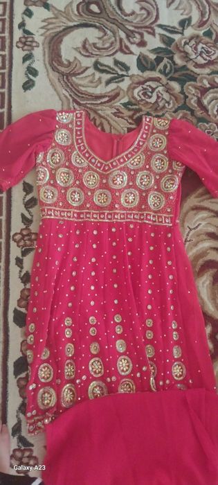 Sotiladi rangi qizil