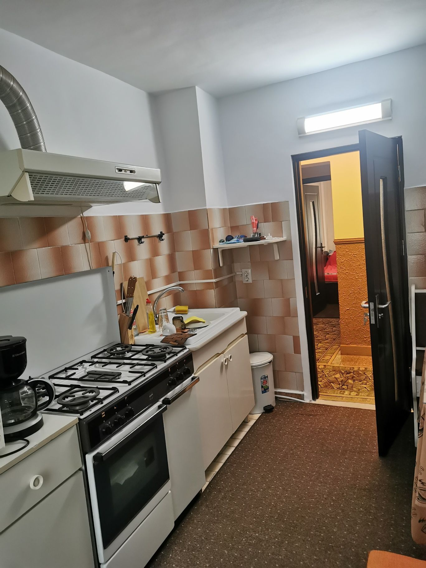 BERCA...Apartament 4 camere, decomandat total, mobilat total