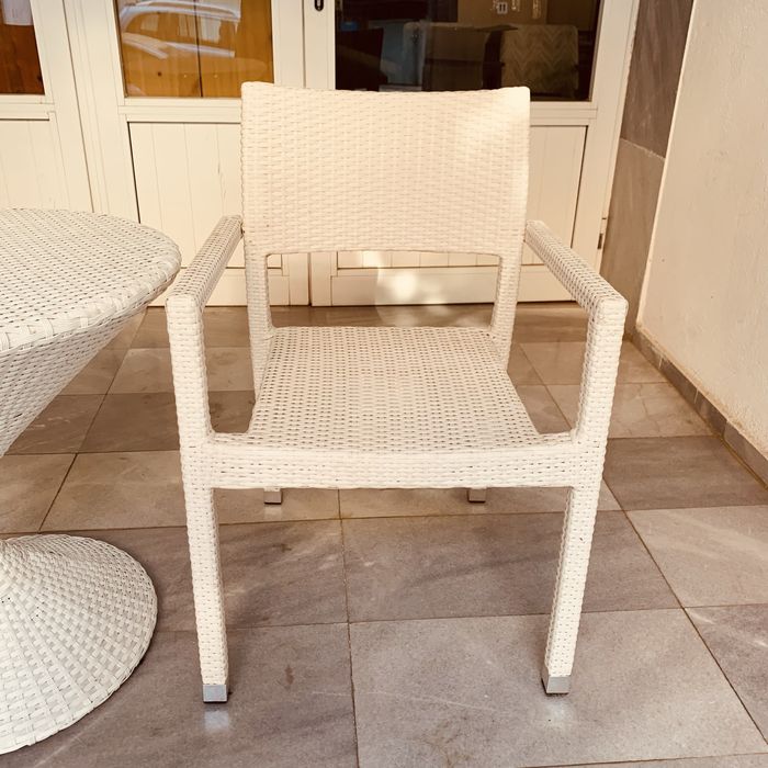 Градински комплект – 2 стола + масичка, синтетичен ратан, бял цвят