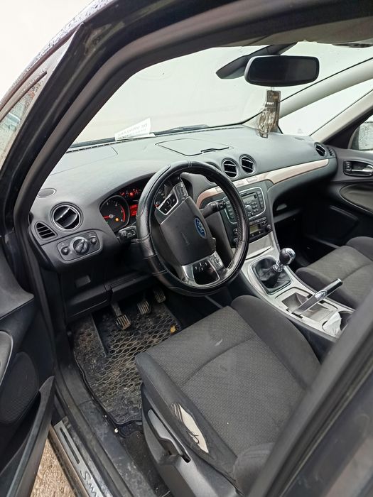 Vând Ford focus S-MAX