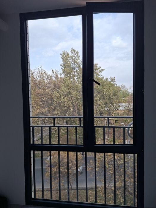 Прадаётсия навастройка квартира ровый не тарцавой балкон есть всё меби