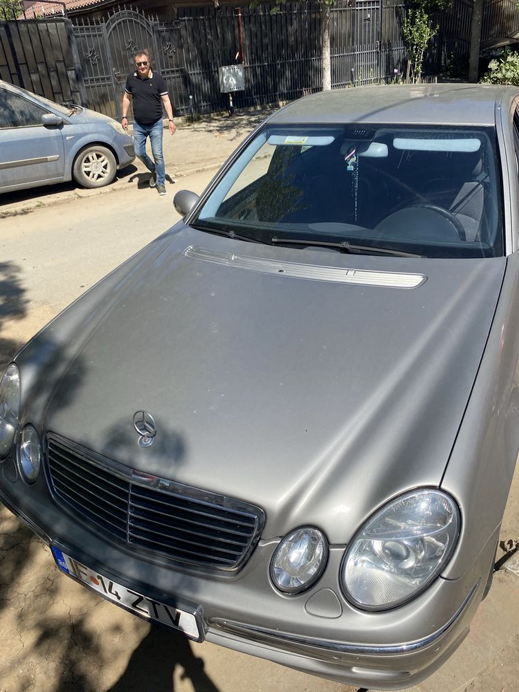 Vând auto mercedes e