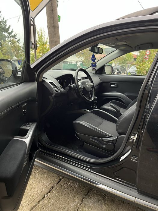 Mitsubishi Outlander 2011