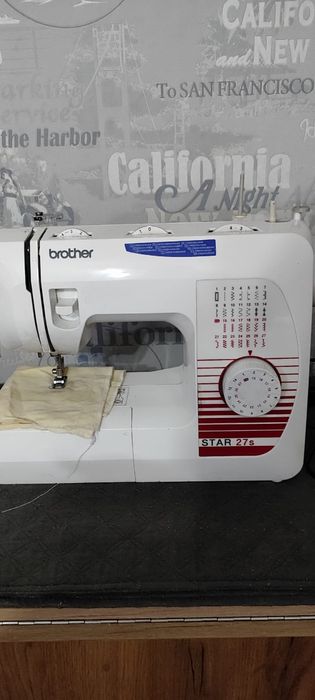Продам швейную машинку