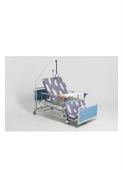 Медицинская кровать с матрасом