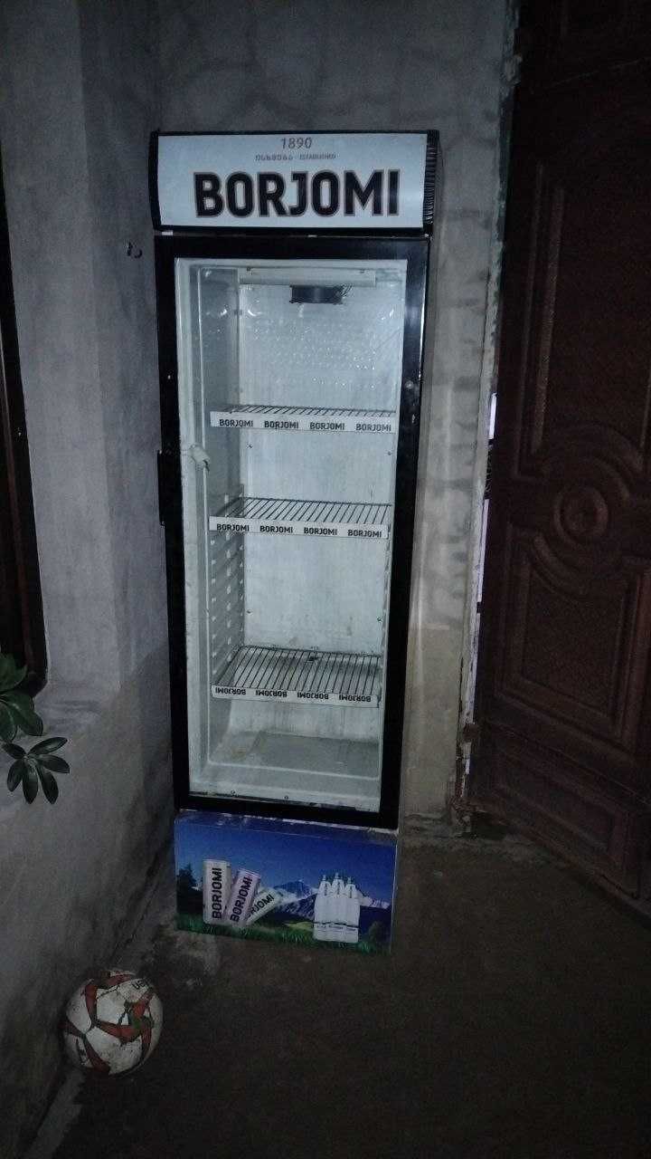 Продаются холодильные витрины для напитков ОТЛИЧНОМ состоянии