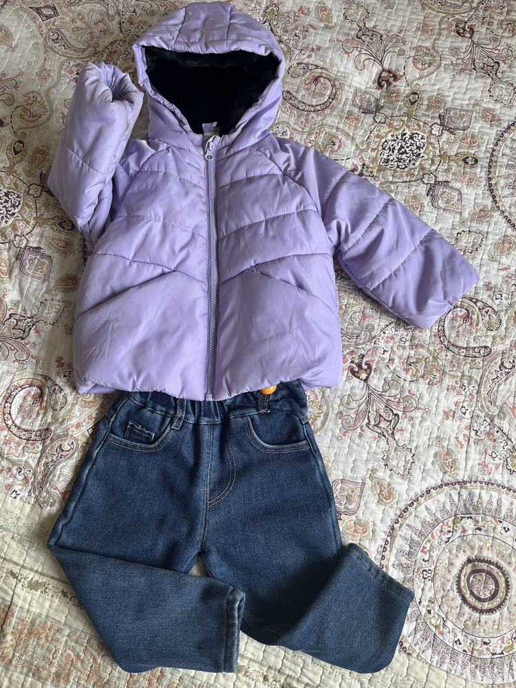 Весенняя детская куртка и джинсы