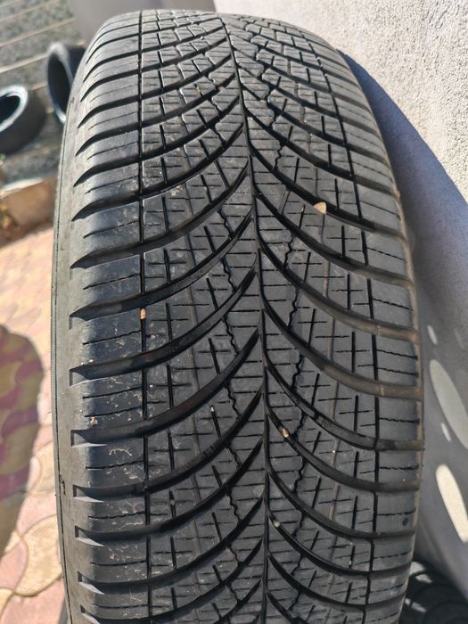Set roți All Seasons Duster 215/65R16 cu anvelope Goodyear Vector