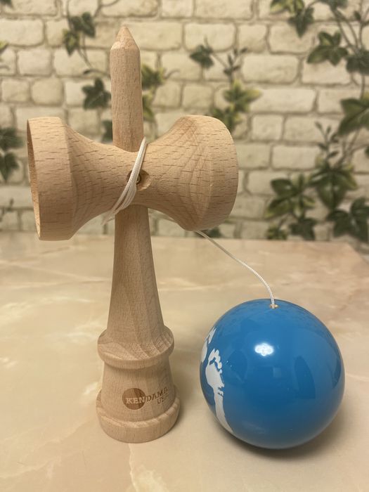 Kendama usa din lemn