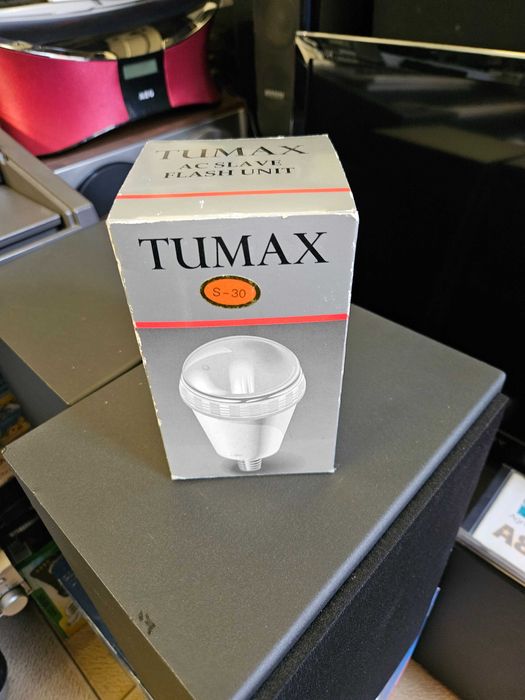 Компактна светкавица на фасунга TUMAX S-30