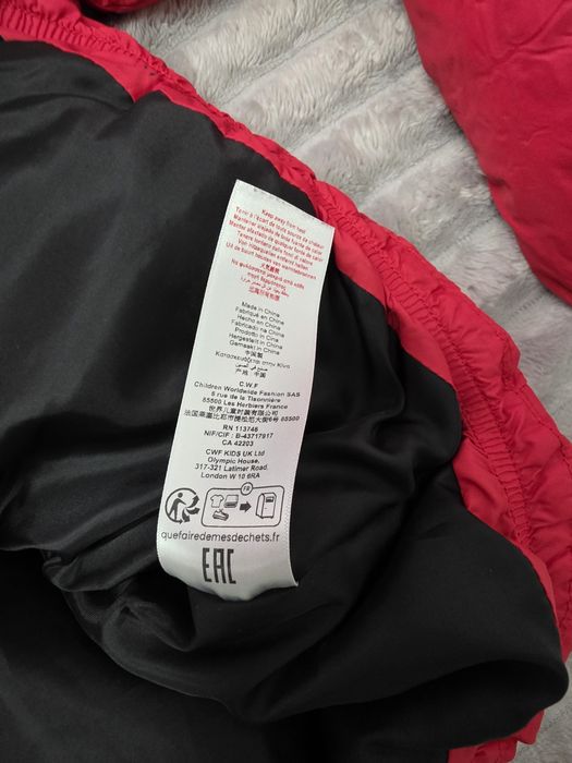 Geaca.          Hugo