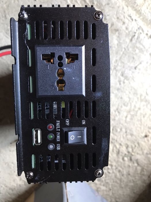 Invertor De Curent 24V—> 220V (5300W)