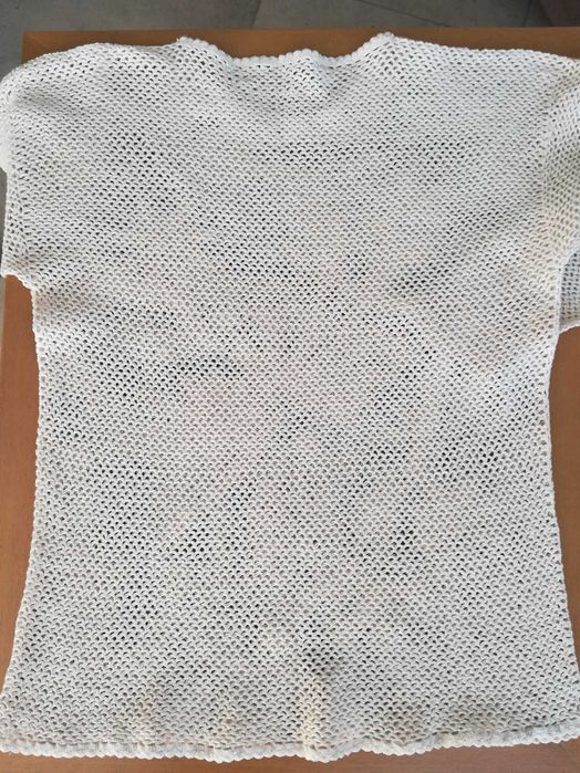 Дамска блуза мрежа с флорални мотиви,плетена на една кука