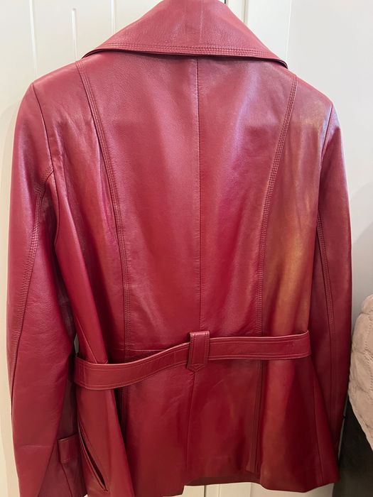 Кожено яке червено