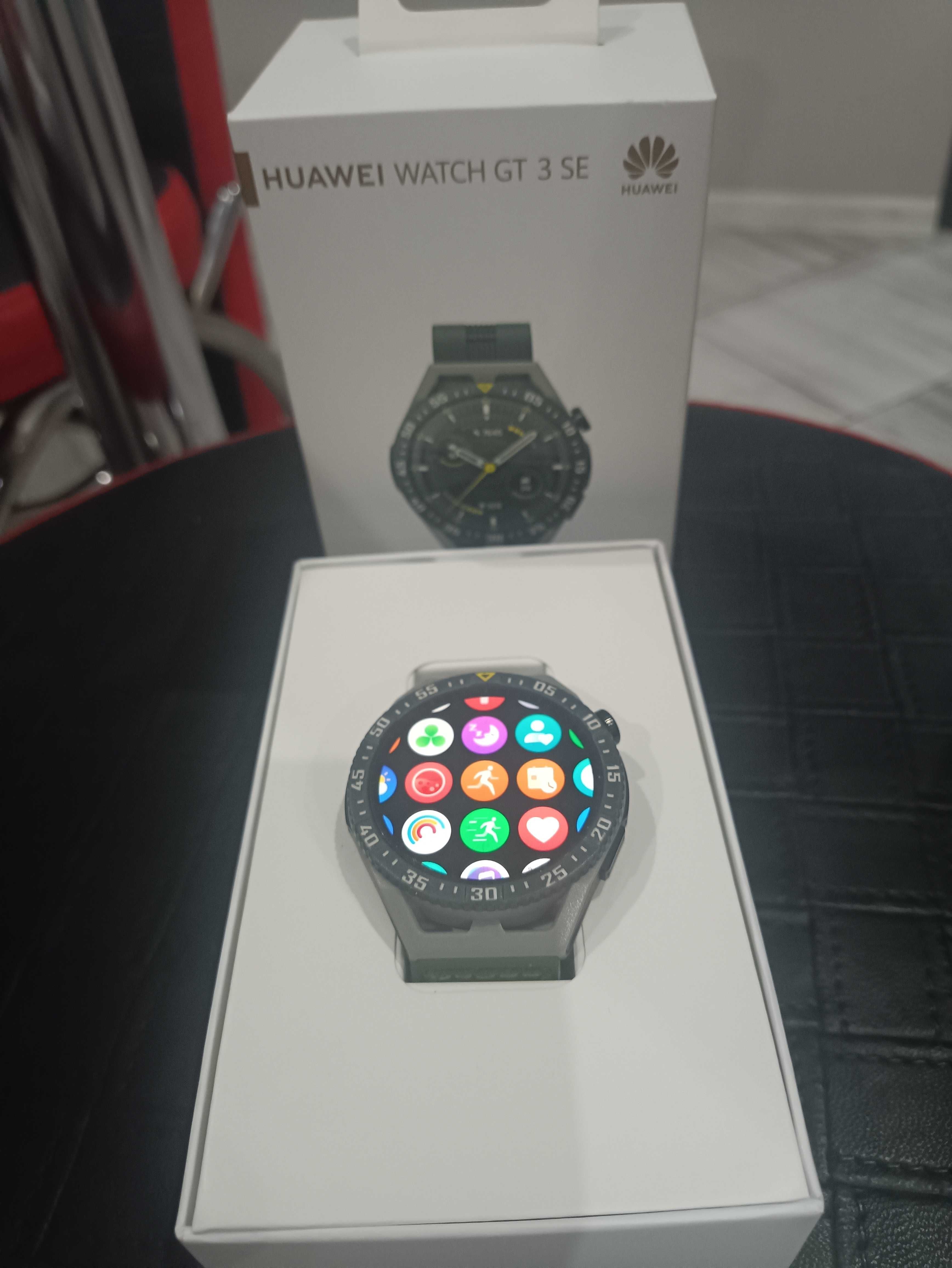 Смарт часовник Huawei