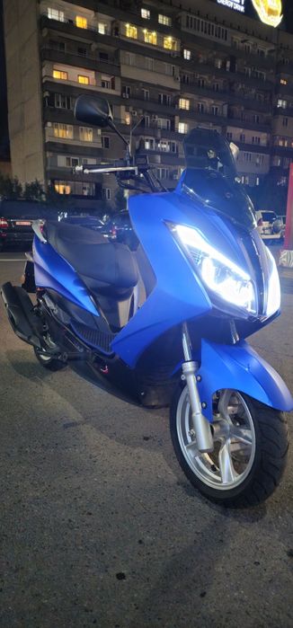 Скутер Honda Q48-200cc.