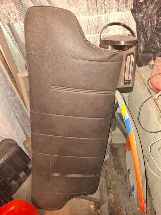 Продам заднее сиденье на ваз 2104