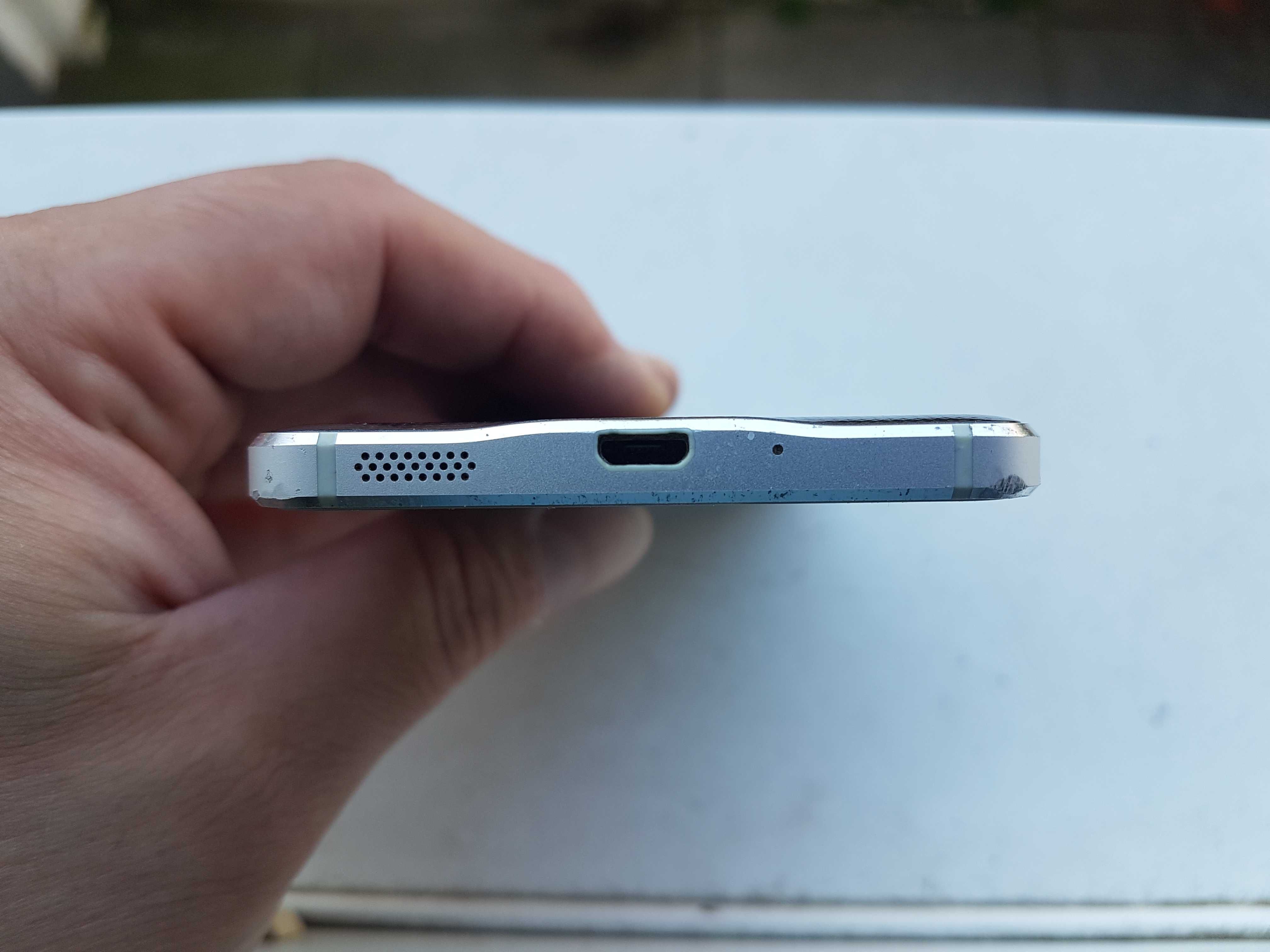 Отличен Samsung Alpha