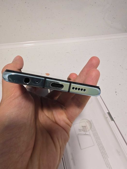 Huawei P30 • 128GB • 6GB RAM • Aurora • Отлично състояние + кутия