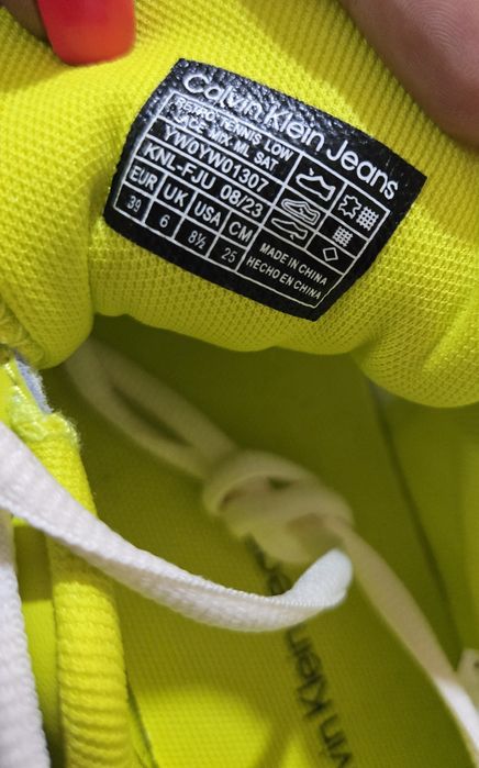 Calvin Klein оригинални дамски сникърси нови 39 номер