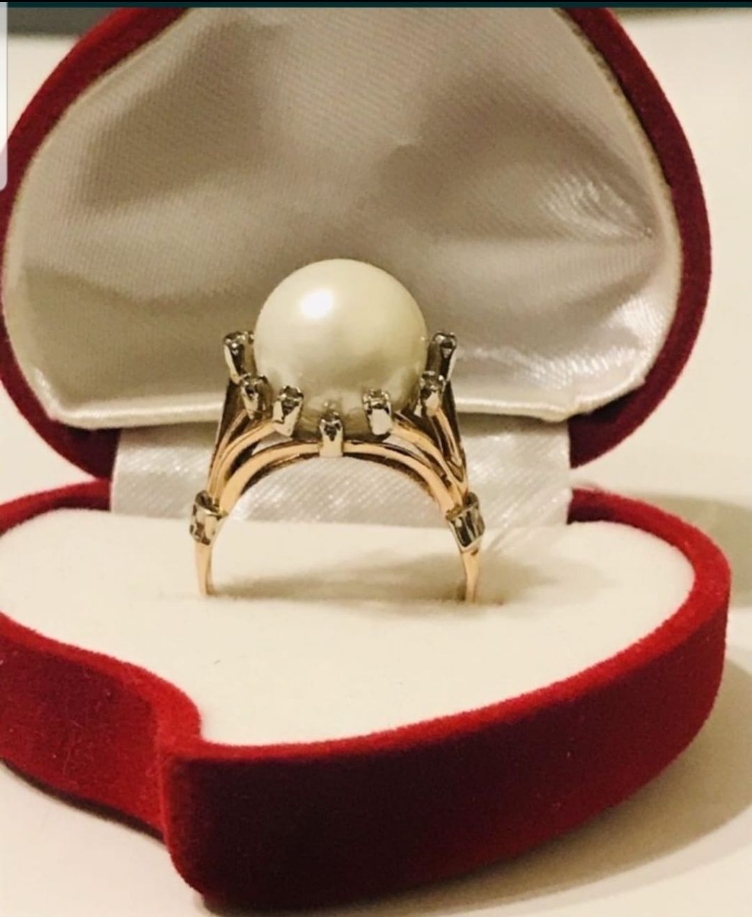 Кольцо  золотое с бриллиантами и жемчугом 585 проба.