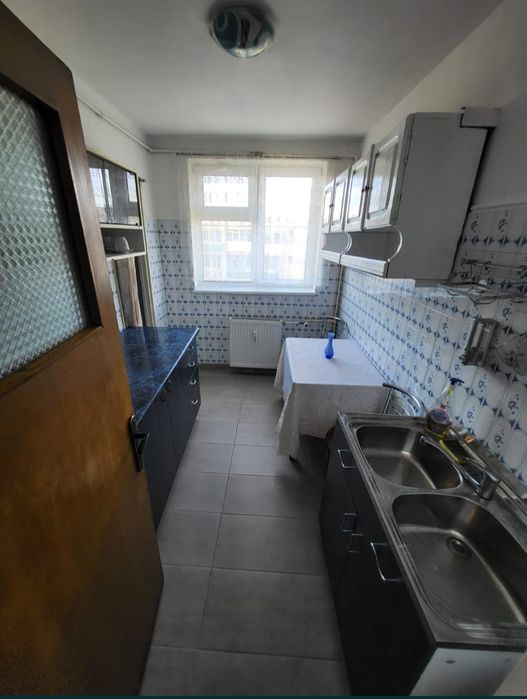 Vând apartament 3 camere,zona Obelisc,(Orly 39)