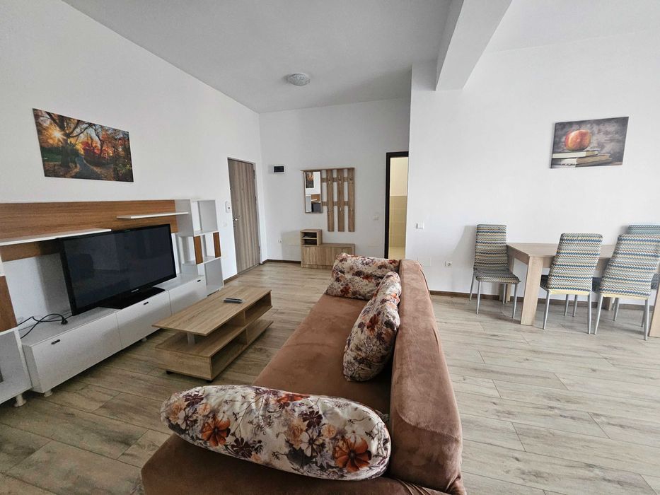 Închiriez apartament frumos cu 2 camere și parcare inclusă