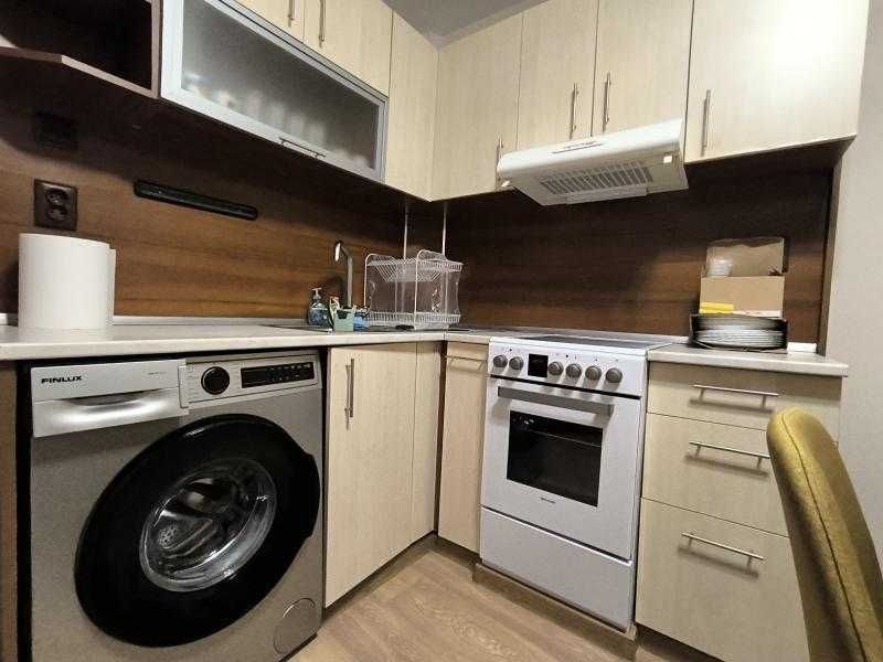 Дава се под наем Тристаен апартамент в Бургас, Център - 85 кв.м за 433.5 € - Снимка #3