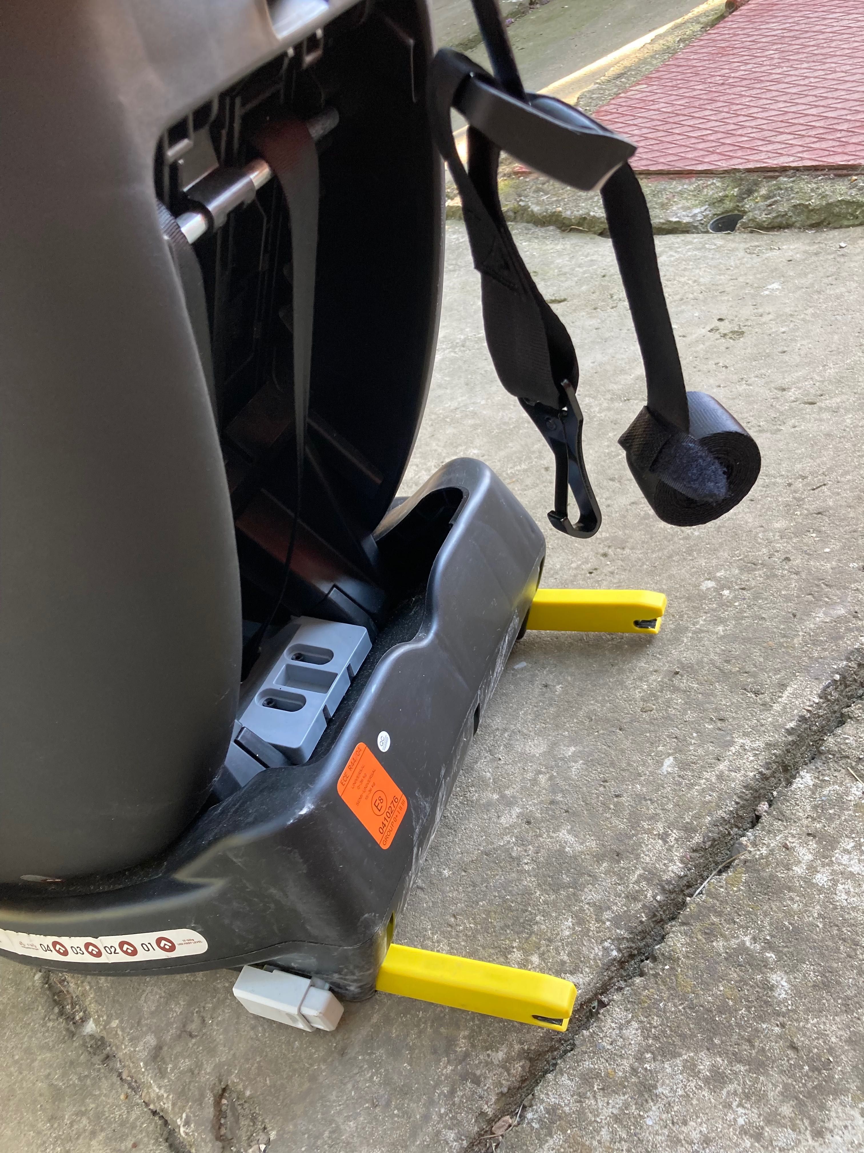 Scaun de mașina cu ISOFIX și ancorare posterioară