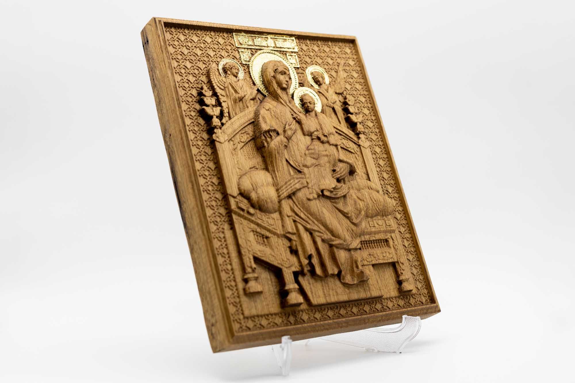 Позлатена релефна икона "Св. Богородица Всецарица" от дъб - 9 карата