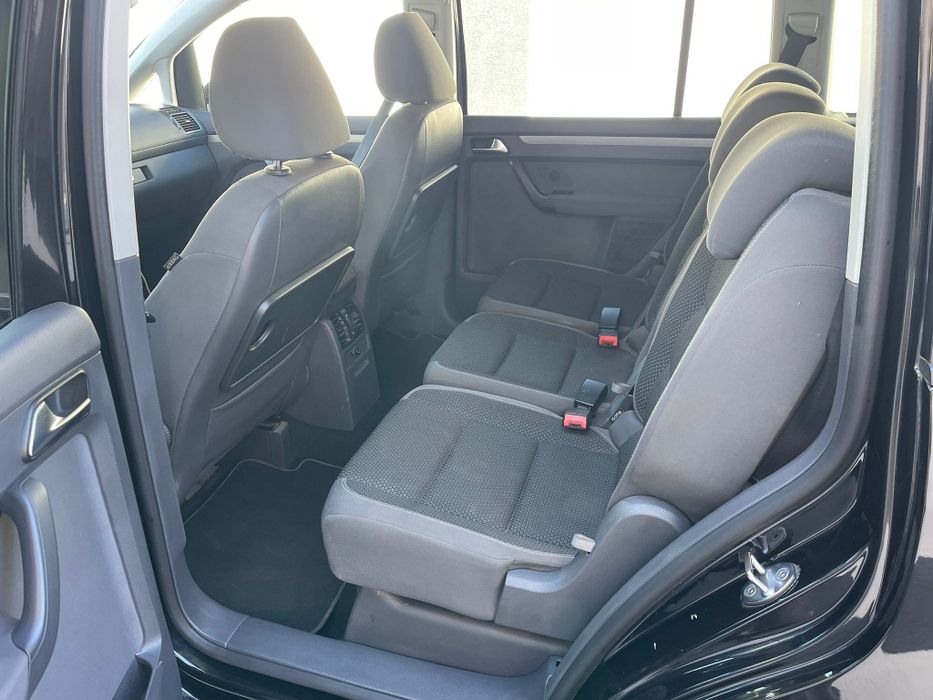 VW Touran an 2011 Motor 1.6 TDI E5 Recent Adus în Tara 6+1 Trepte