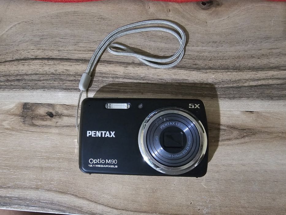 Pentax Optio M90 – дигитална камера + оригинална батерия + SD карта
