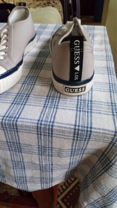Кецове GUESS не ползвани