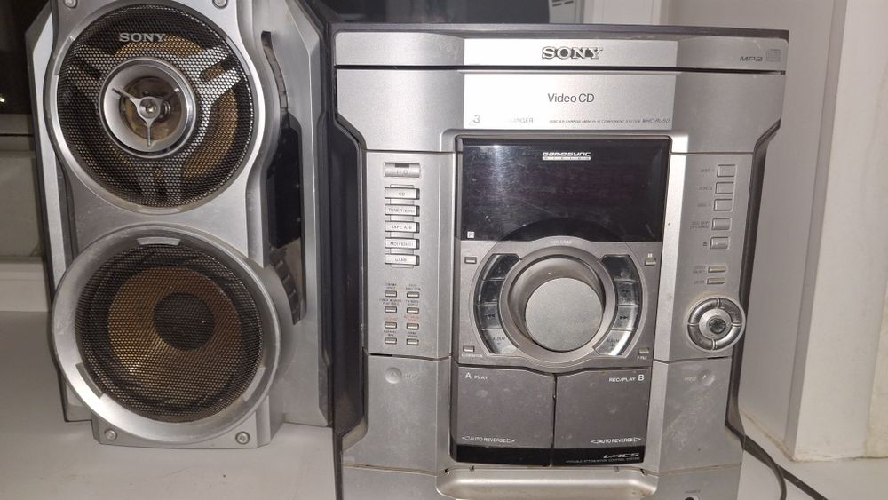 Музыкальный центр.