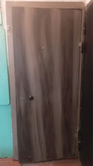 Двер входная железный, продается СРОЧНО