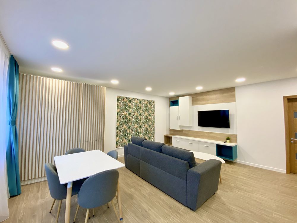 Inchiriez apartament 2 camere Plopilor,zona Platinia