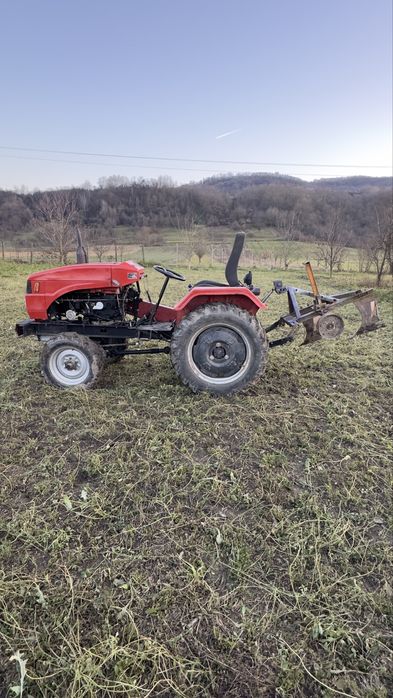 Tractor 30 de cai 4x4