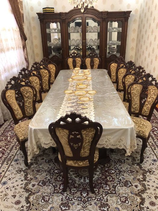 Mebel shkafi bilan sotiladi